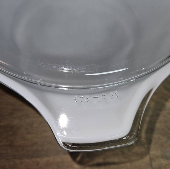 Pyrex Town & Country Casserole Dish w/ Lid Vintage 475-B 2 1/2 Qt